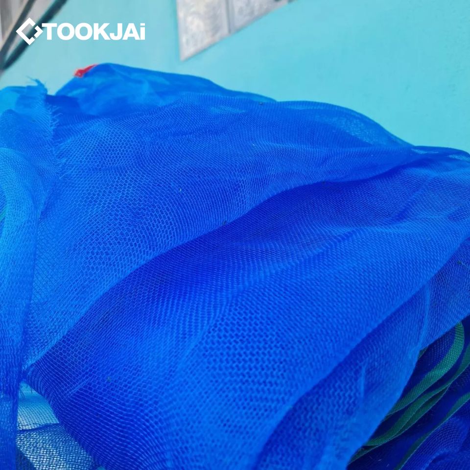 ขนาดมุ้งไนล่อน 1.20 เมตร × 25 หลา มุ้งไนล่อนขนาดนี้ถือว่าใช้งานได้คุ้มค่า ความกว้าง 1.20 เมตรเหมาะกับพื้นที่ขนาดกลาง อีกทั้งความยาว 25 หลา ช่วยลดการต่อผ้า