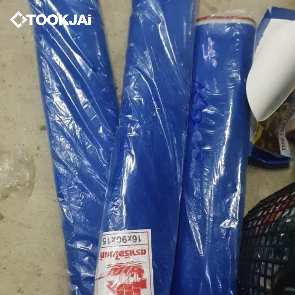 ติดตั้งง่าย ประหยัดเวลาและแรงงาน การติดตั้งทำได้รวดเร็วและไม่ซับซ้อน เพียงใช้เชือกหรือโครงยึดก็เพียงพอ อีกทั้งยังสามารถตัดตามขนาดที่ต้องการ จึงลดขั้นตอนการทำงานลงอย่างมาก ส่งผลให้ประหยัดทั้งเวลาและค่าใช้จ่าย